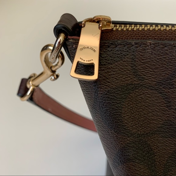 SOLD* COACH Kelsey Satchel - Picture 4 of 10
